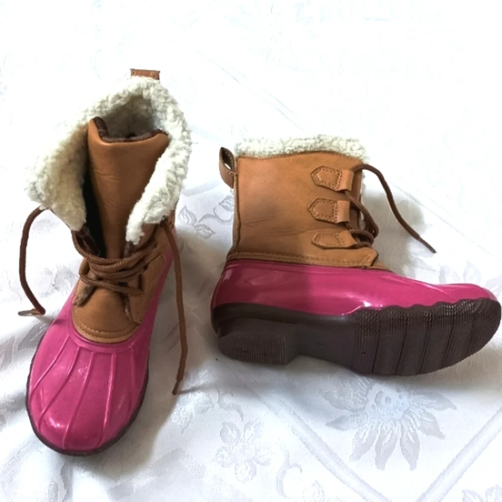Adrienne Vittadini Gavin-03K Girls Size 2 Lace Up Sherpa Collar Duck Boots Pink